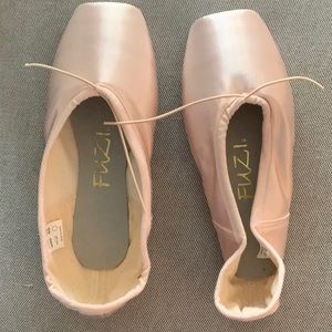Fuzi Pointe Shoes